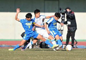 佐賀東、3回戦で敗退　大津（熊本）に1-3　初の8強ならず　全国高校サッカー選手権
