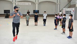 マラソン大迫傑選手、有田町で陸上教室　「姿勢意識して走ろう」　小中学生に指導