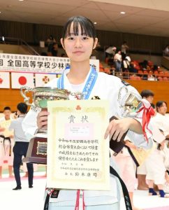 ＜インターハイ＞長瀬ひなの（佐賀商高）優勝　少林寺拳法女子単独演武