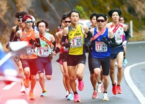 伊万里市役所が3年ぶり2回目の優勝　第77回東西松浦駅伝